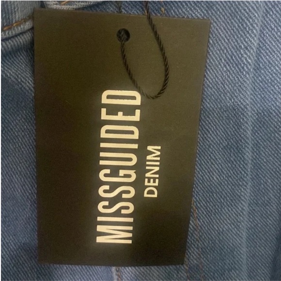 NWT Missguided High Waisted Comfort Stretch Mom Jeans - Size 10 - Picture 4 of 8